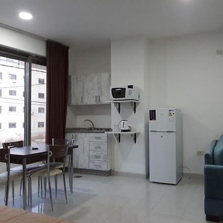 Furnished Apartments Near Mcdonald'S Al-Madina Al-Monawara St Аман Екстериор снимка