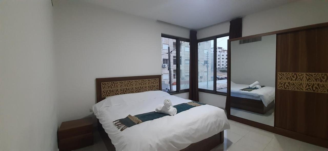 Furnished Apartments Near Mcdonald'S Al-Madina Al-Monawara St Аман Екстериор снимка