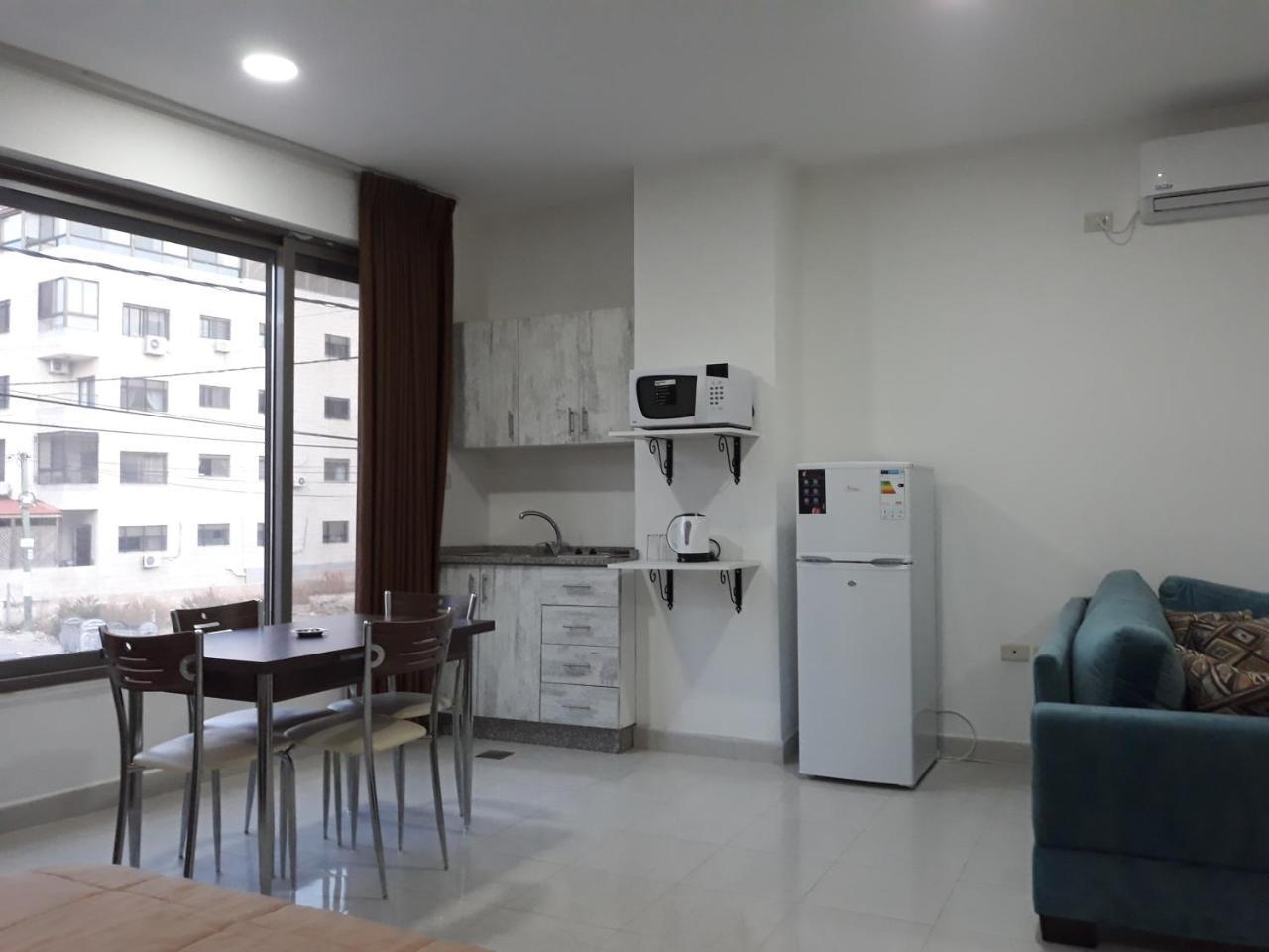 Furnished Apartments Near Mcdonald'S Al-Madina Al-Monawara St Аман Екстериор снимка